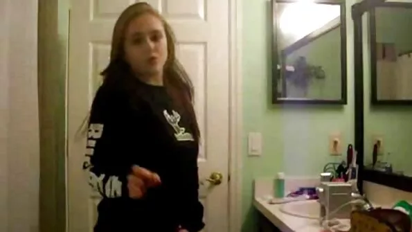 Pakliuvom Nikki Daniels ir creampie.
