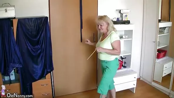 Pasiūlė žaidimą užrišti akis ir pasodino žmoną po pusbroliu.
