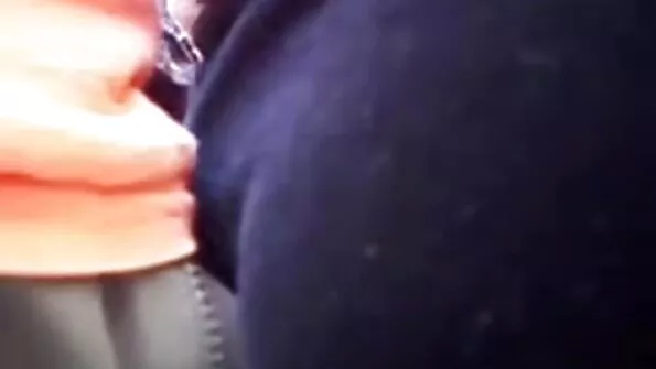 Lucky guy kirpčiukai šlapias pūlingas dviejų žavingų neklaužada merginų.