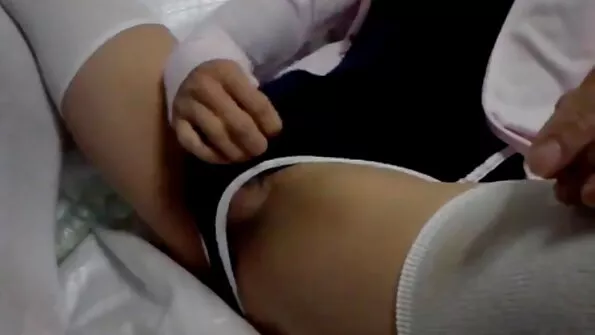Nepatyrusi šviesiaplaukė Milana atėjo pas Maiklą defloruoti.