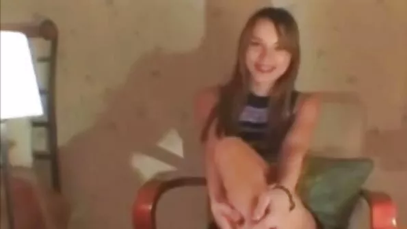 Negras su dideliu peniu pakliuvo į cheerleader Anastasiją Knight viešbutyje.