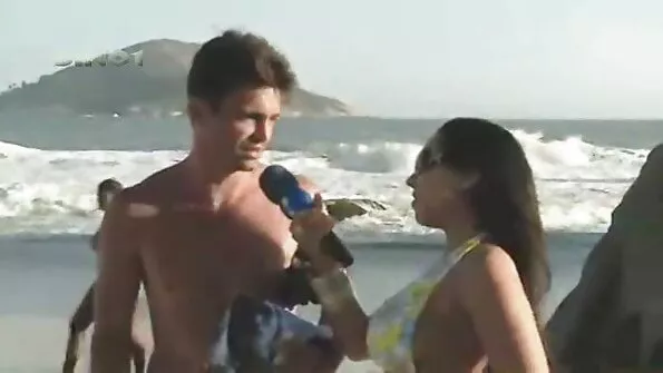 Su sperma ant veido.
