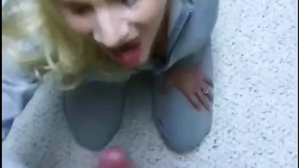 Trys sultingos lesbietės surengė grupinį ištvirkimą.