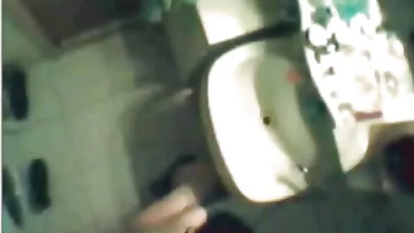 Veiksmo kupina pornografija ir kivirčai šeimoje – žiūrėkite šį filmą internetu Porn.FLV.