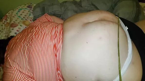 Atsitiktinis padavėjos seksas su nepažįstamuoju nuomojamame name.
