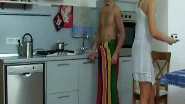 Silikoninis blowjob daro stebuklus su burna.
