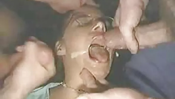 Verbuotojas gavo nemokamą seksą su trokštančia pornografine aktore