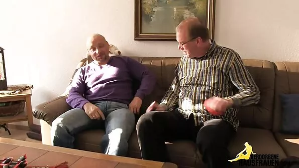 Busty sekretorė akiniais gauna daužyti viršininko.