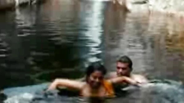 Siaubo filmo žiūrėjimas nakčiai virto giminaičių trejetu.