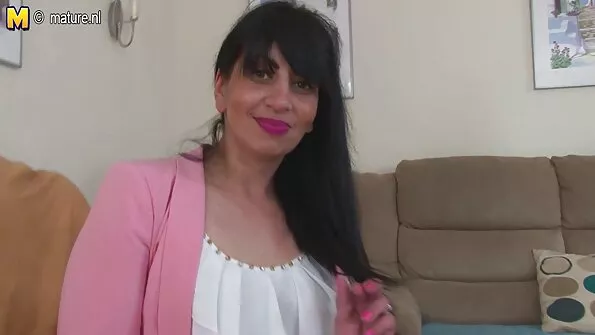 Įdėkite cutie's penis į pūlingą ir cum viduje.