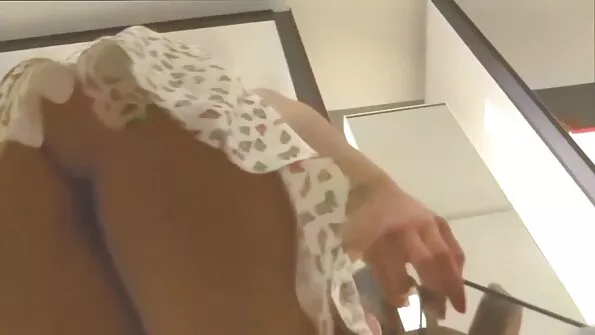 Artemas davė pinigų mainais už seksą su Nadežda.