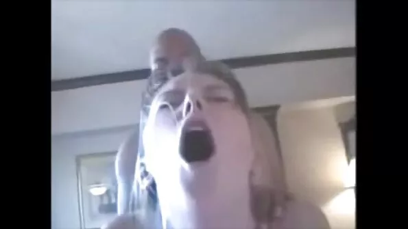 Akiniai Penny Pax užima veido cum.